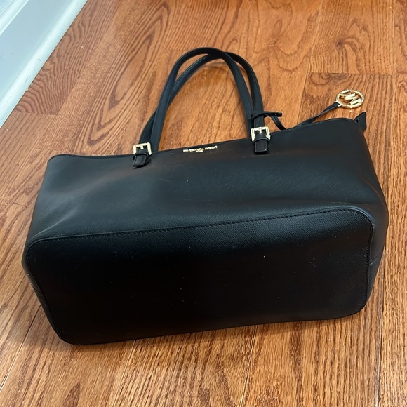 Michael Kors tote - Picture 4 of 7